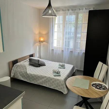 Apartment Elevenstar Aubervilliers